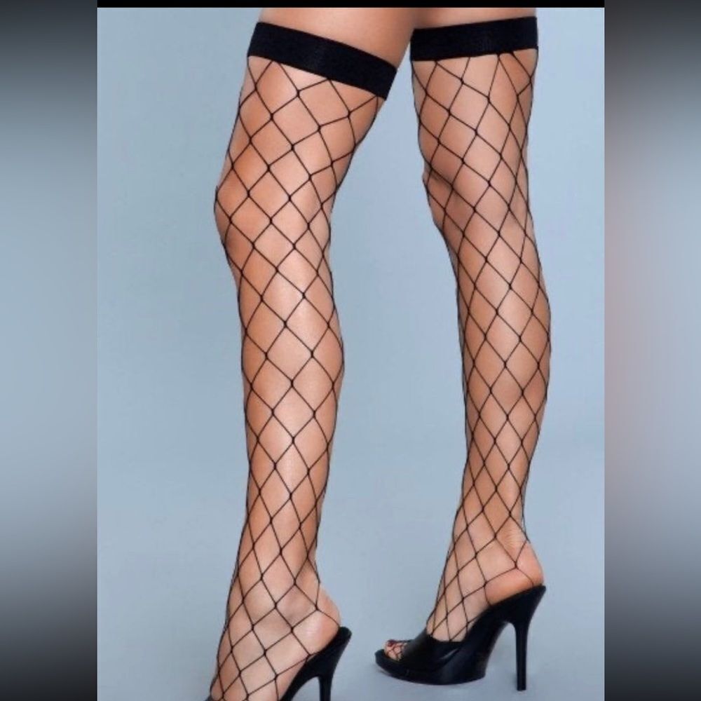 New one Size Black Fishnet Thigh Highs‎